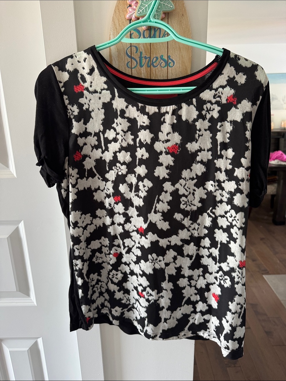 Luisa cerano Women’s Black Floral Print Short-Sleeve Top size 8